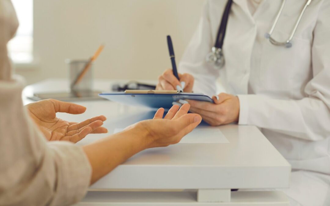 consulta médica sobre tratamientos de medicina regenerativa en Miami